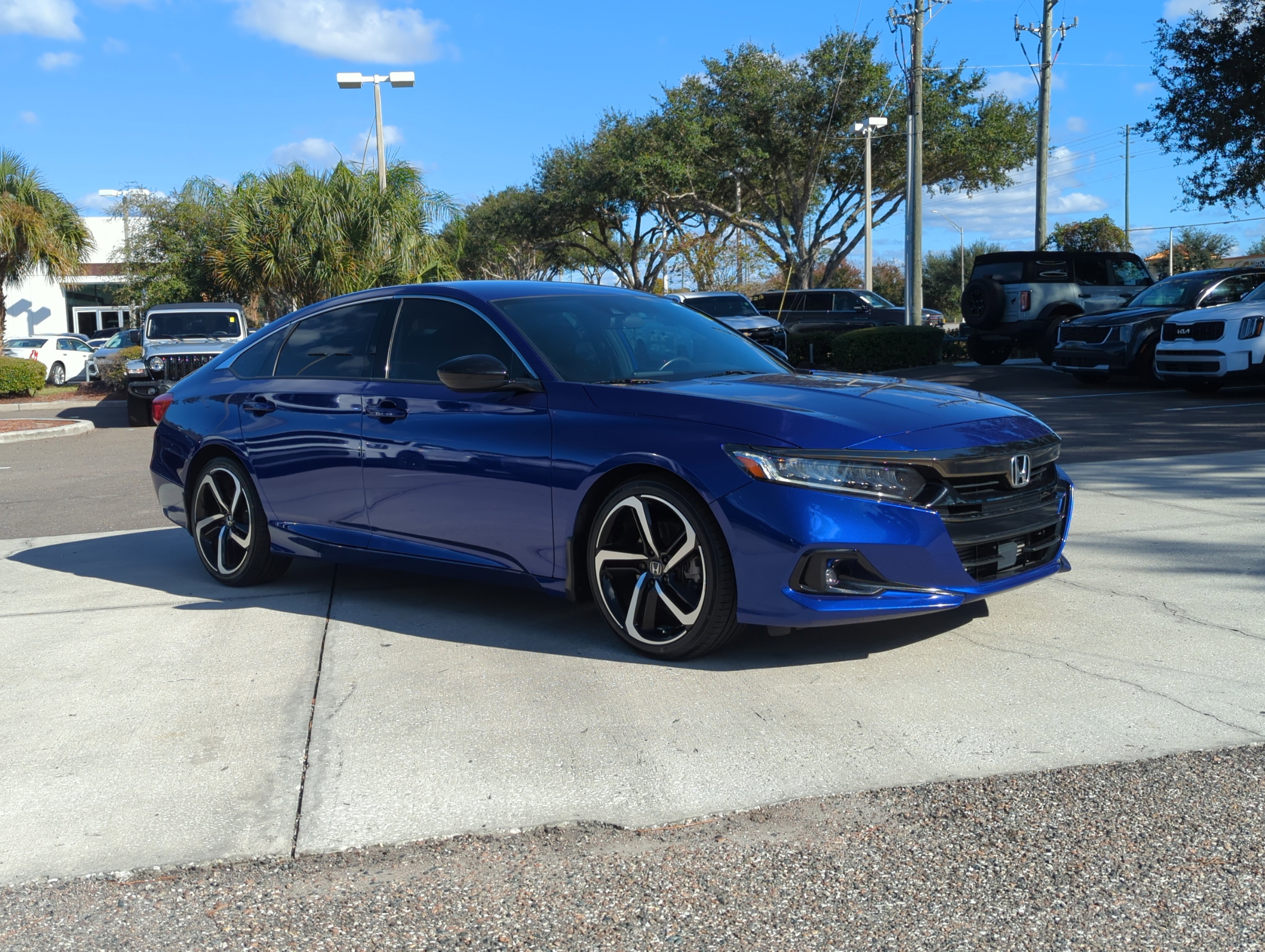 Used 2022 Honda Accord Sport image 2