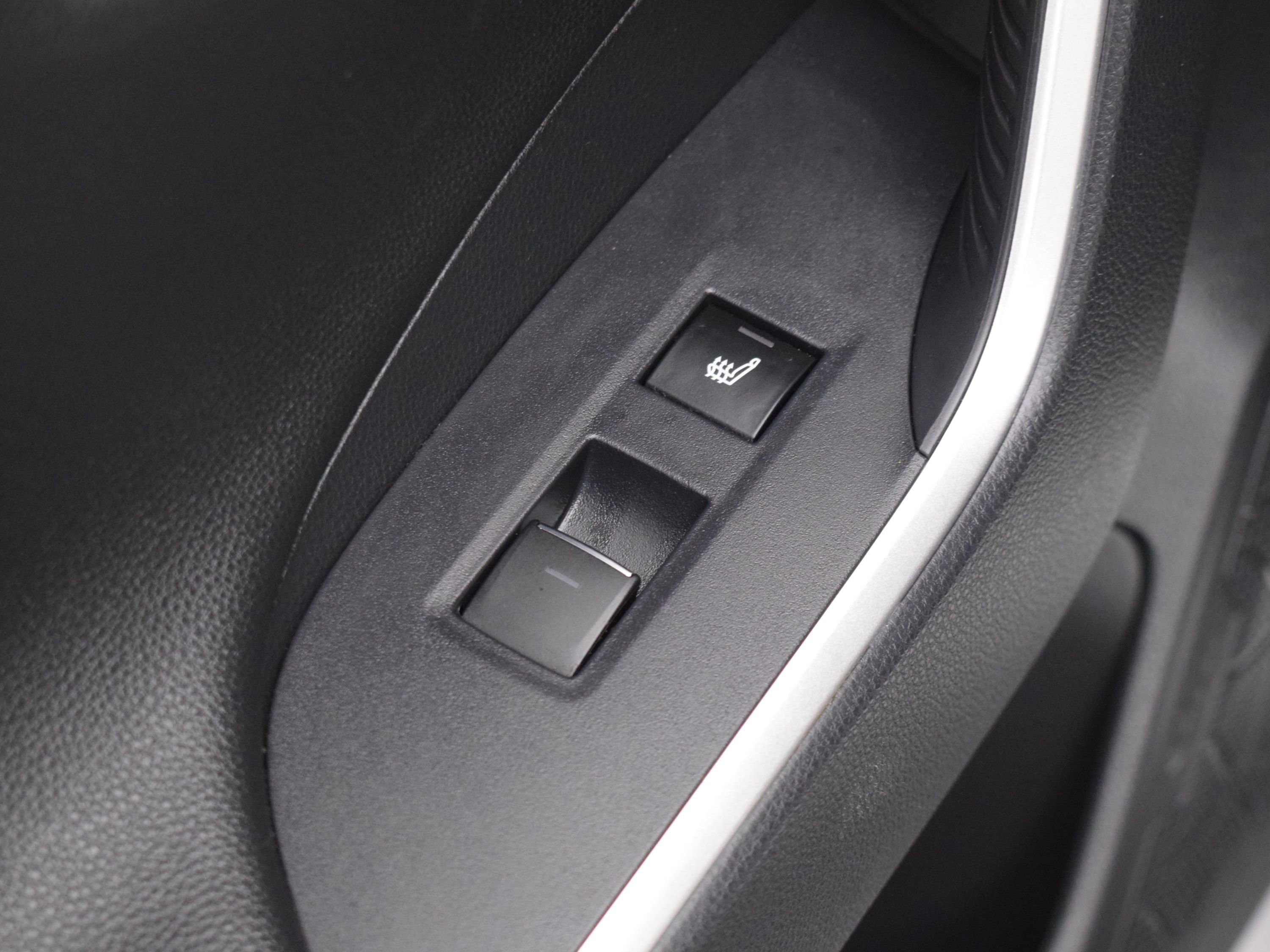 Used 2022 Toyota RAV4 Limited w/ Limited Grade Weather Package image 15