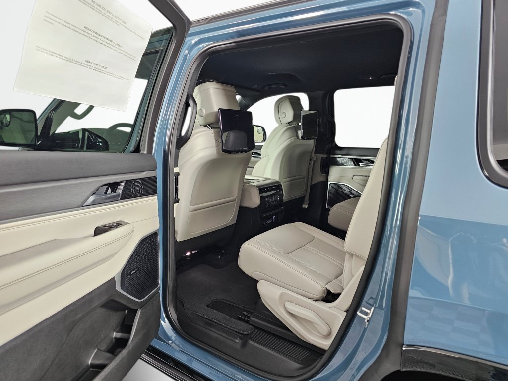 New 2026 Jeep Grand Wagoneer Limited w/ Rear Seat Video Group I AWD/4WD image 33