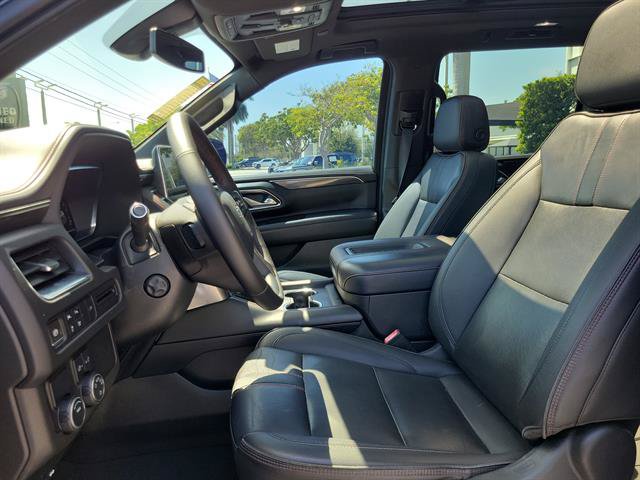 Used 2022 Chevrolet Suburban RST w/ Luxury Package RWD image 33