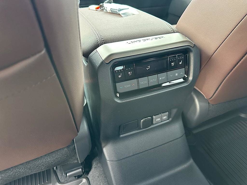 New 2027 Toyota Land Cruiser w/ Premium Package AWD/4WD image 14