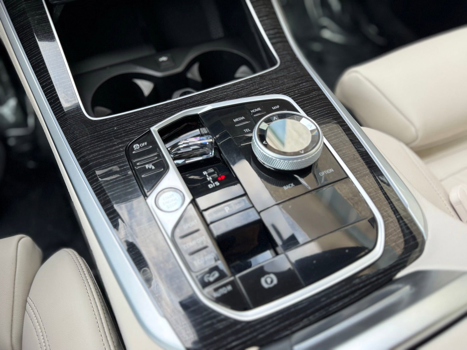 Used 2024 BMW X5 xDrive40i w/ Executive Package image 28