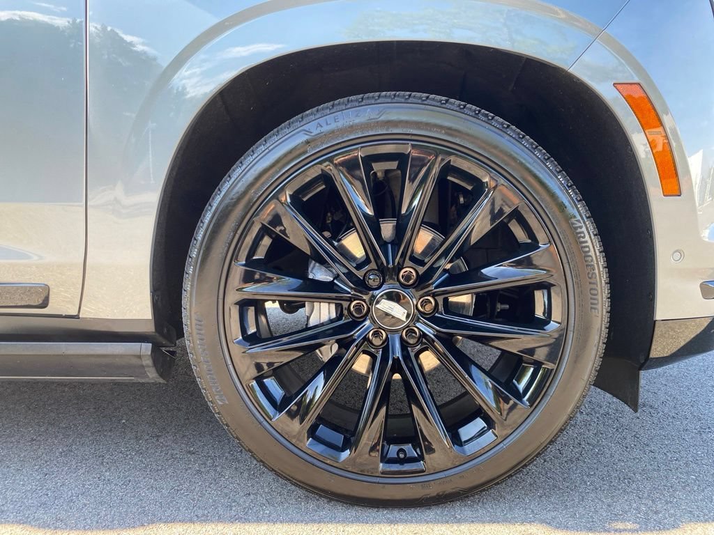 Certified 2026 Cadillac Escalade Platinum Sport w/ LPO, ONYX Package AWD/4WD image 27