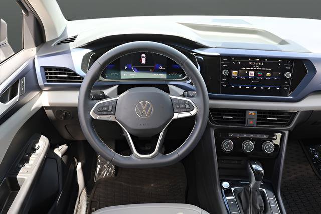 Certified 2023 Volkswagen Taos SE w/ Black Wheel Package FWD image 15