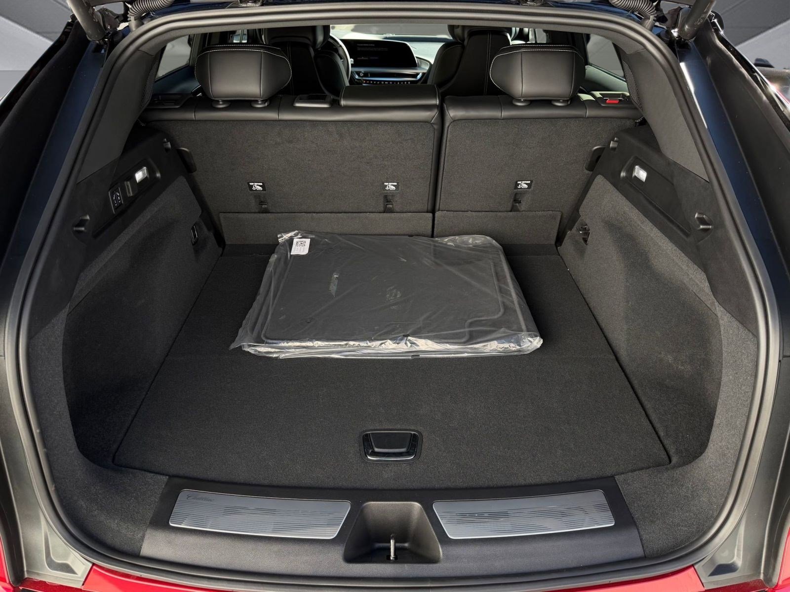 New 2026 Cadillac Lyriq V image 21