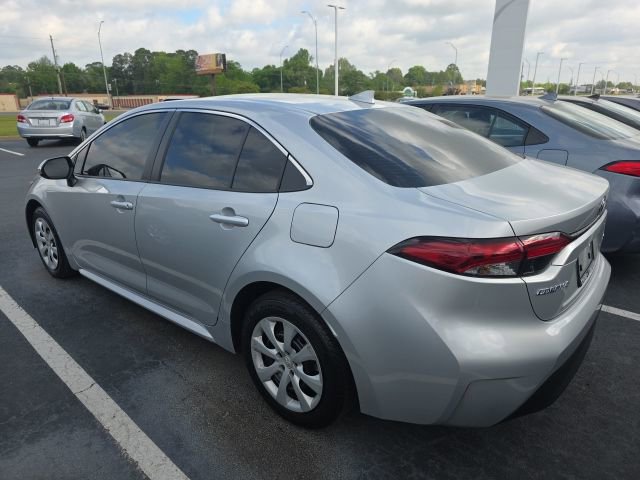 Used 2025 Toyota Corolla XLE image 4