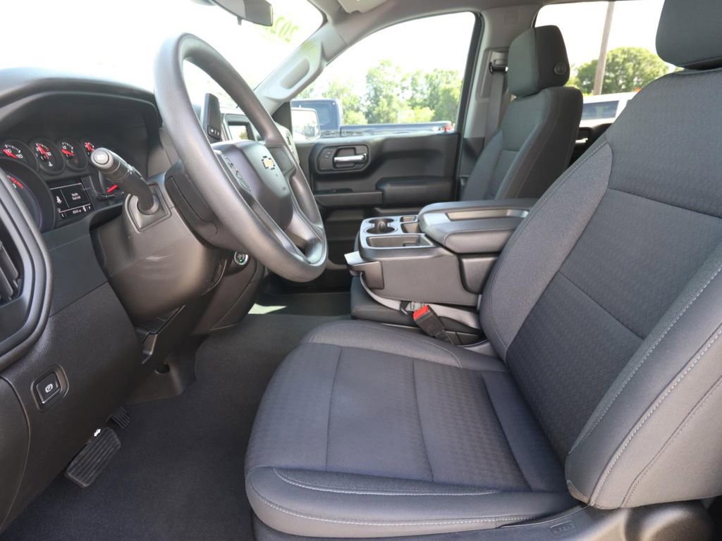 Used 2022 Chevrolet Silverado 1500 Custom image 2
