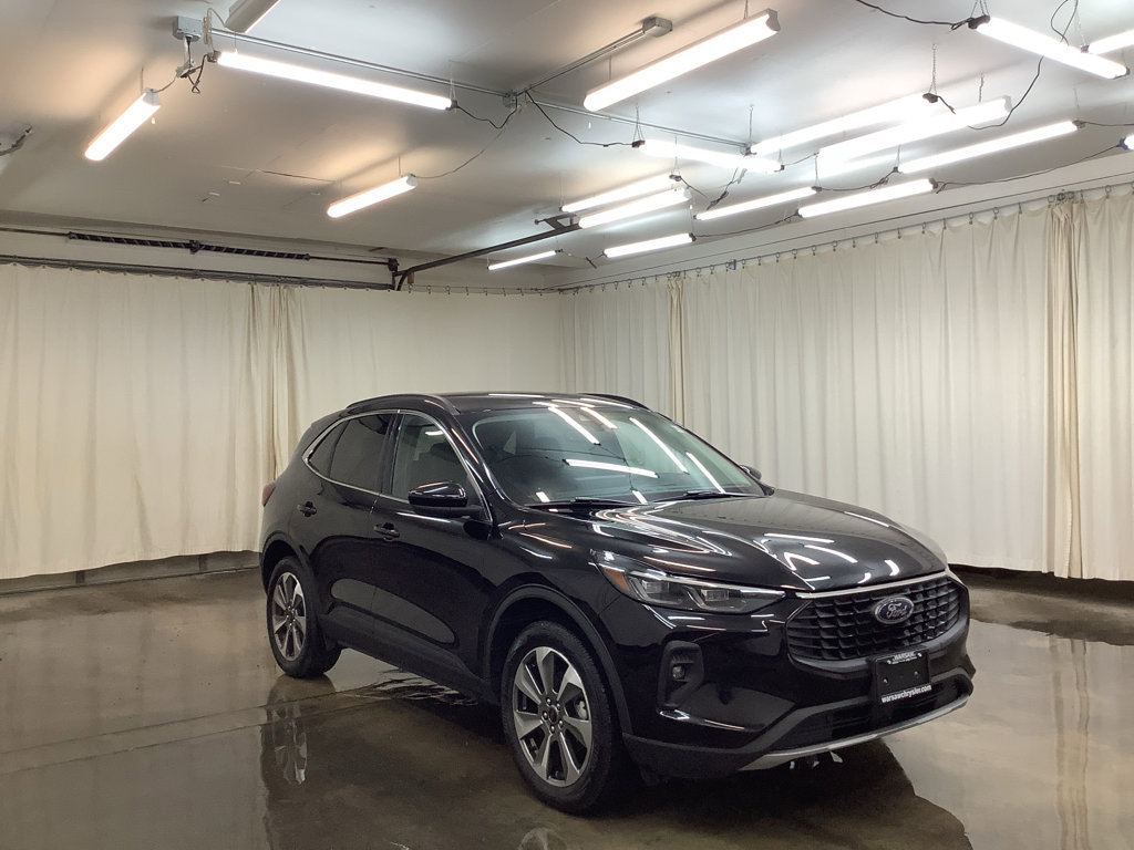 Used 2025 Ford Escape Platinum AWD/4WD image 4
