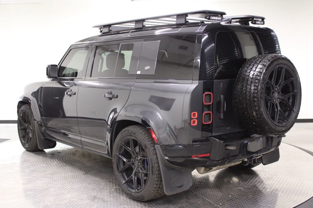 Used 2022 Land Rover Defender 110 X-Dynamic HSE image 3