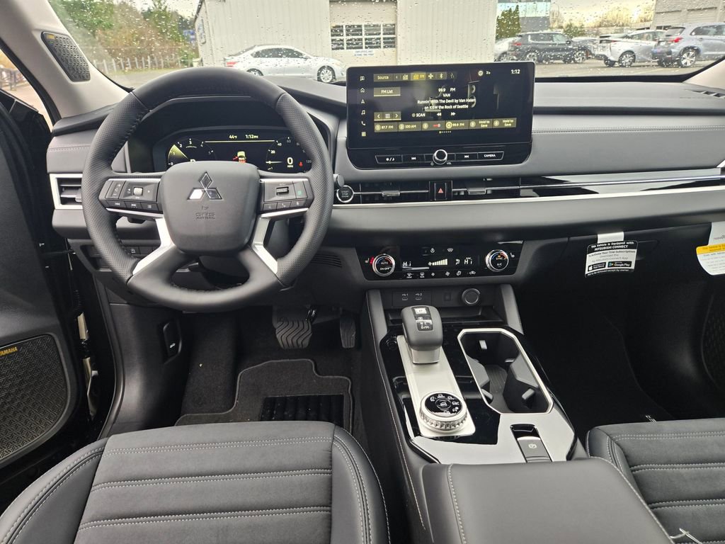 New 2026 Mitsubishi Outlander SE image 8