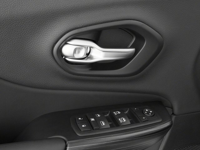 Used 2017 Jeep Cherokee Limited FWD image 23