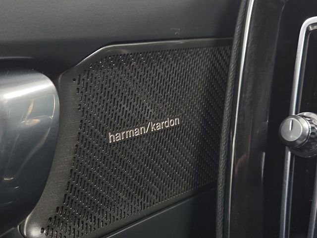 Used 2023 Volvo XC40 Recharge Ultimate image 29