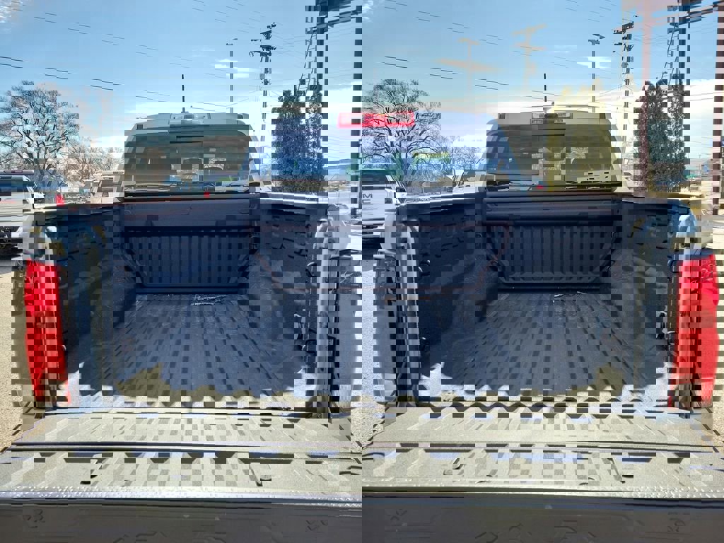 Used 2024 Chevrolet Colorado Z71 w/ Z71 Convenience Package 2 image 7