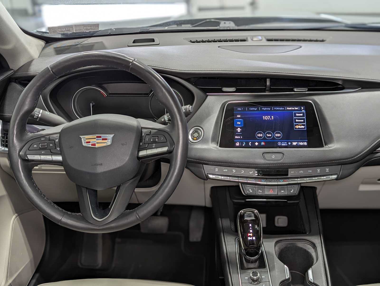 Used 2023 Cadillac XT4 Luxury w/ Cold Weather Package AWD/4WD image 5