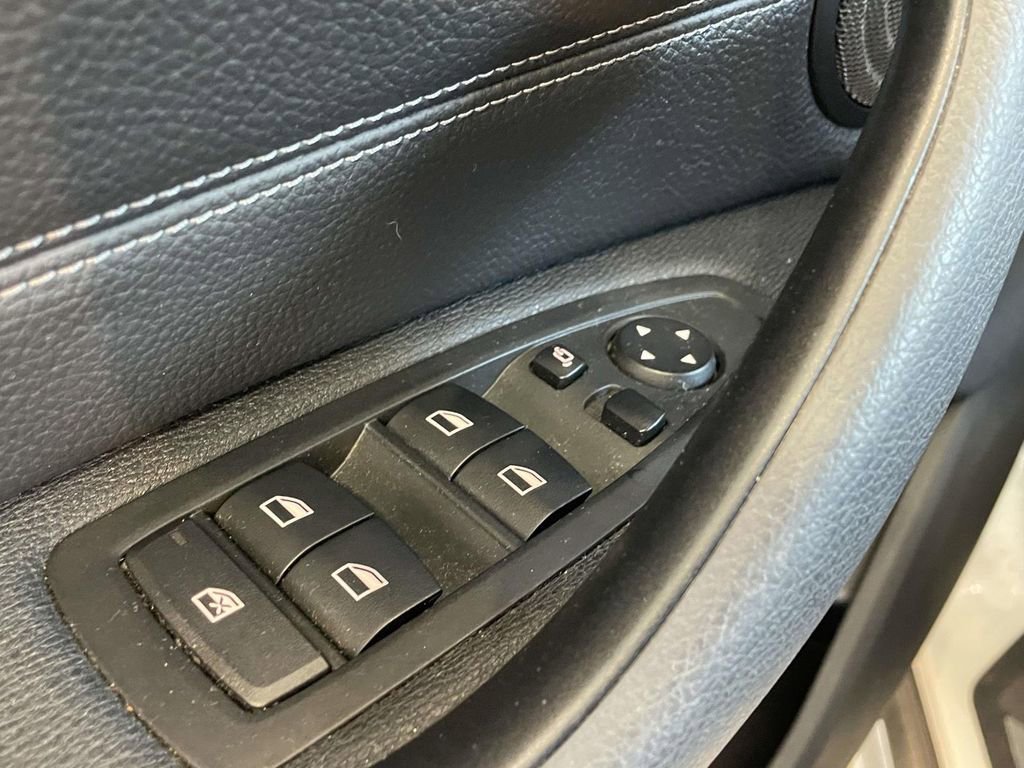 Used 2016 BMW X1 xDrive28i AWD/4WD image 32
