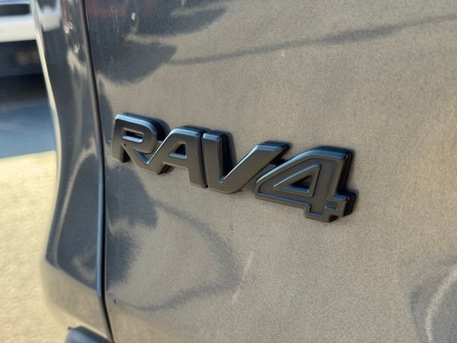Used 2021 Toyota RAV4 XLE w/ Convenience Package image 8