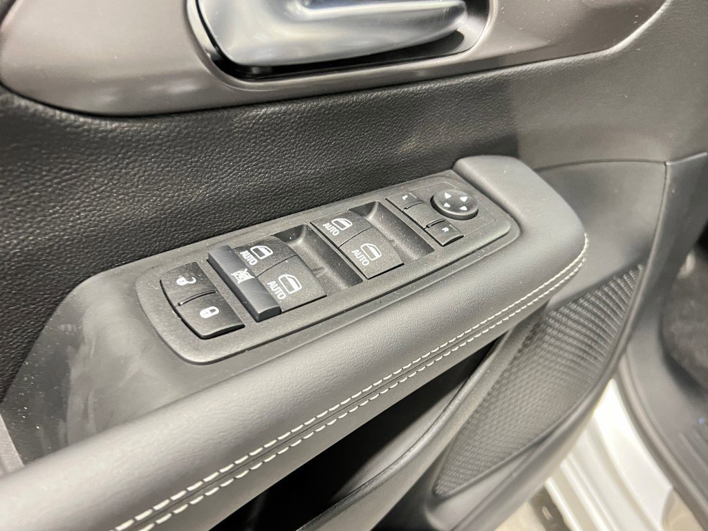 New 2026 Chrysler Voyager LX image 12