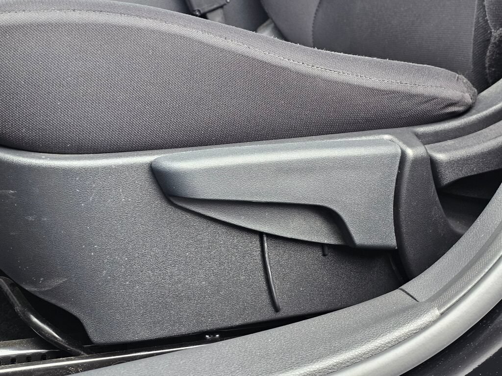 Used 2025 Nissan Sentra S FWD image 36