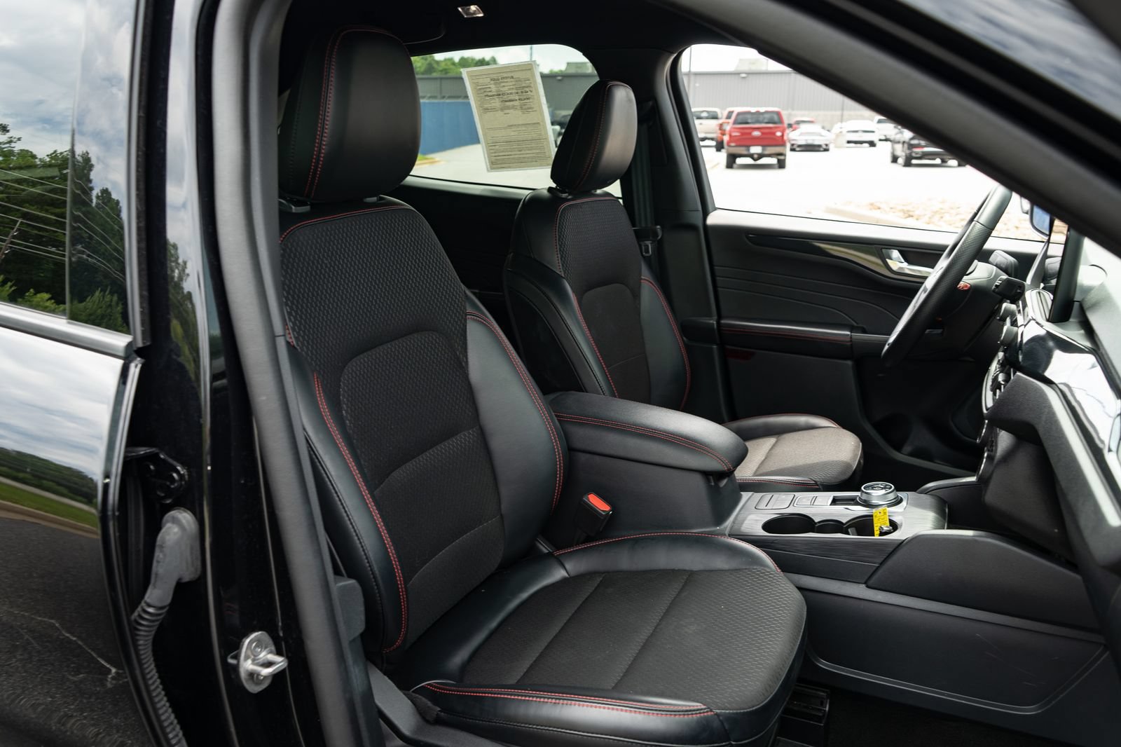 Used 2025 Ford Escape ST-Line AWD/4WD image 22