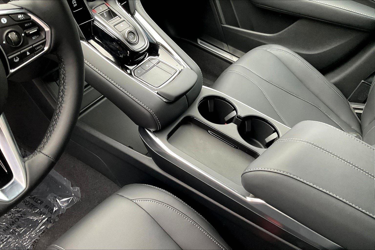 New 2025 Acura RDX SH-AWD image 8