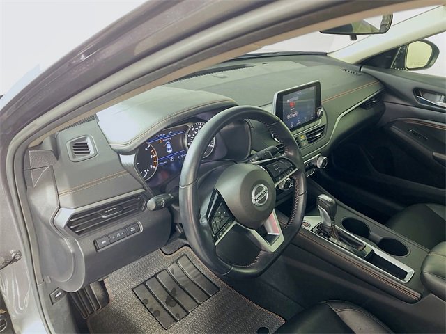 Used 2020 Nissan Altima 2.5 SR w/ Premium Package image 10