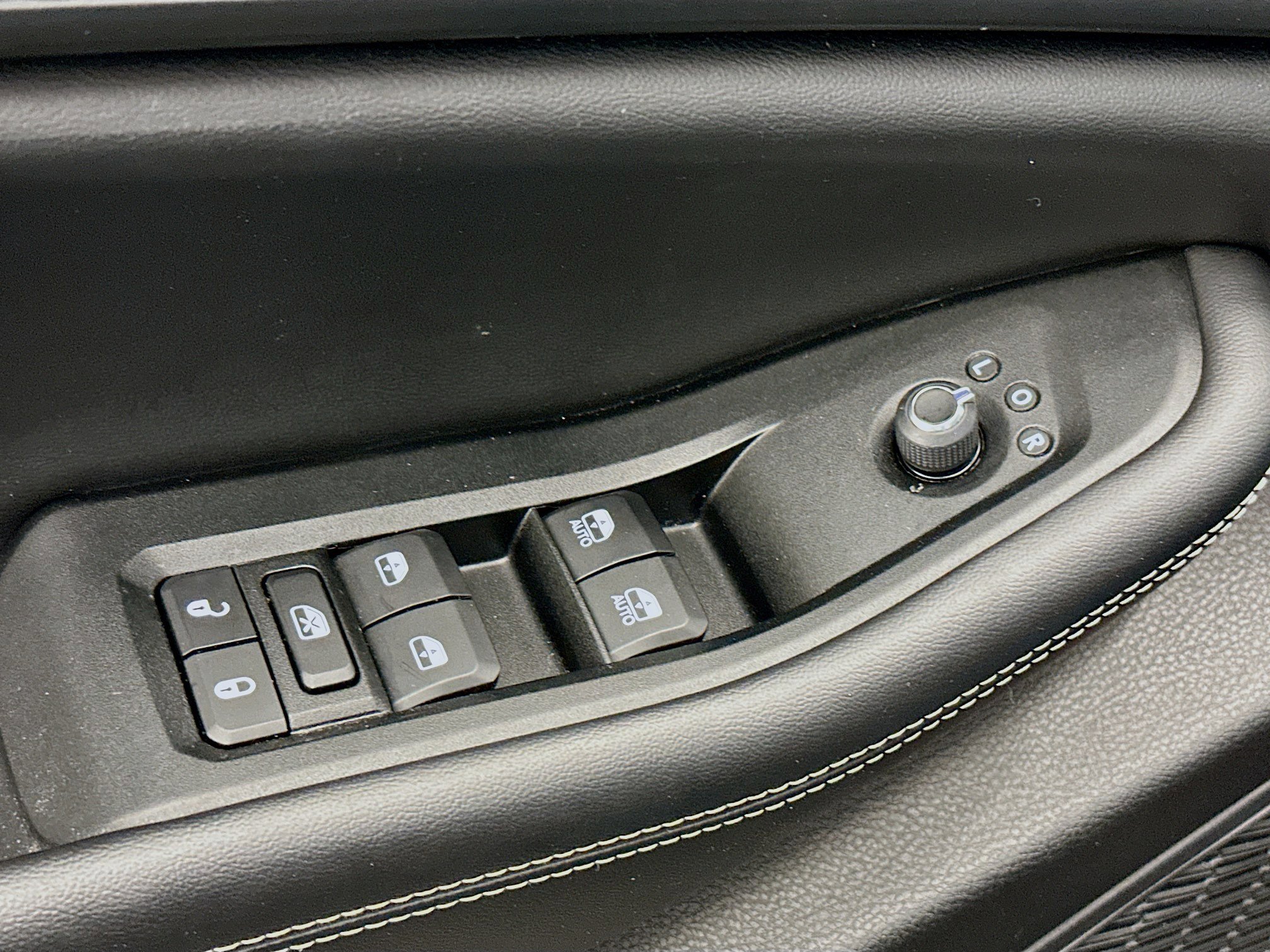 Used 2023 Jeep Grand Cherokee L Altitude image 15