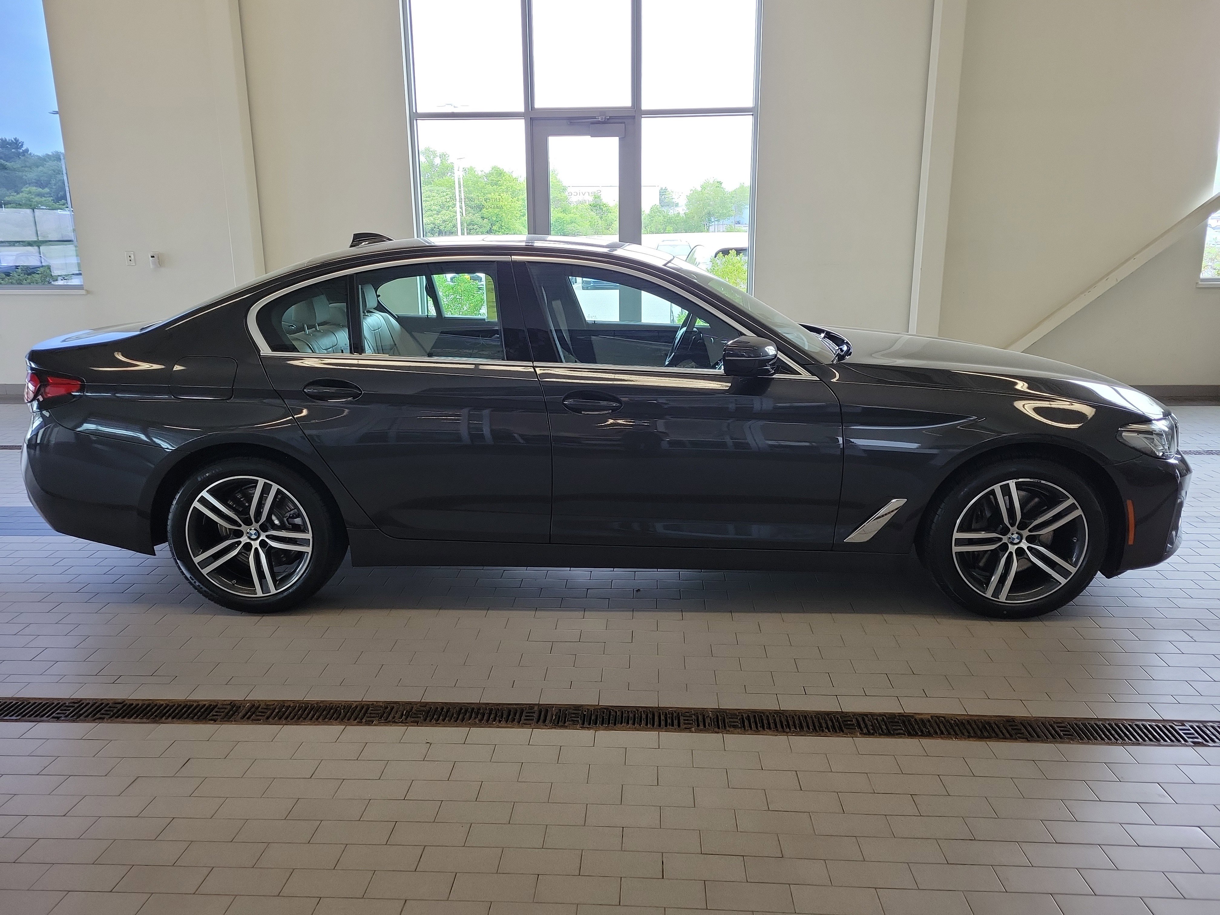 Used 2021 BMW 540i xDrive w/ Executive Package AWD/4WD image 4