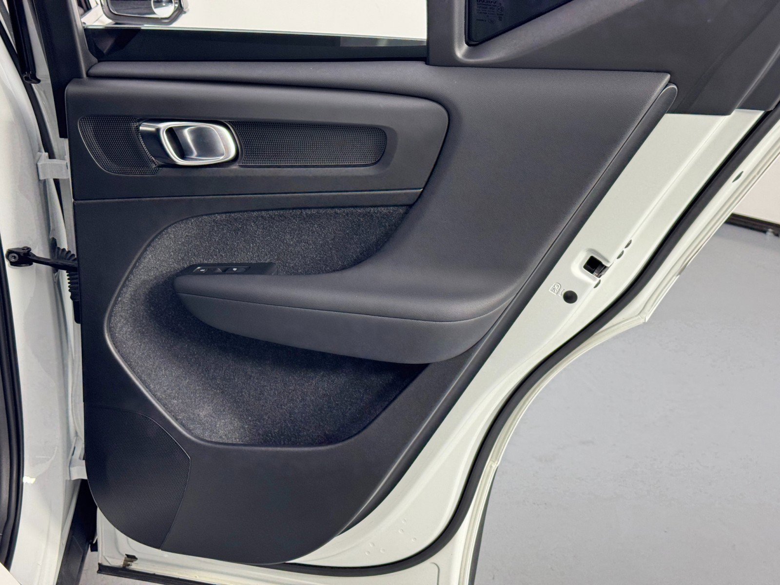 Used 2021 Volvo XC40 P8 Recharge w/ Advanced Package image 44