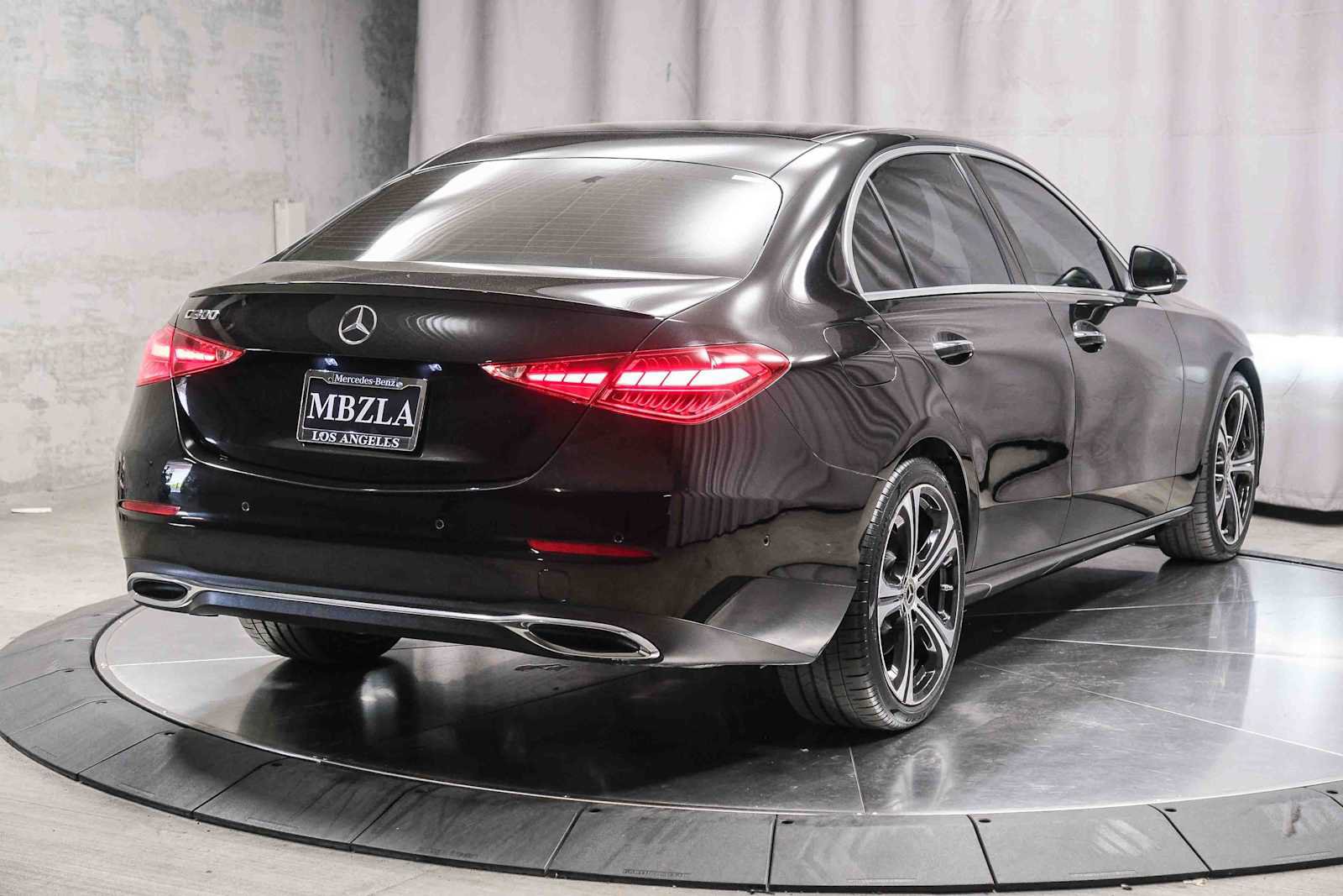Certified 2025 Mercedes-Benz C 300 Sedan image 4