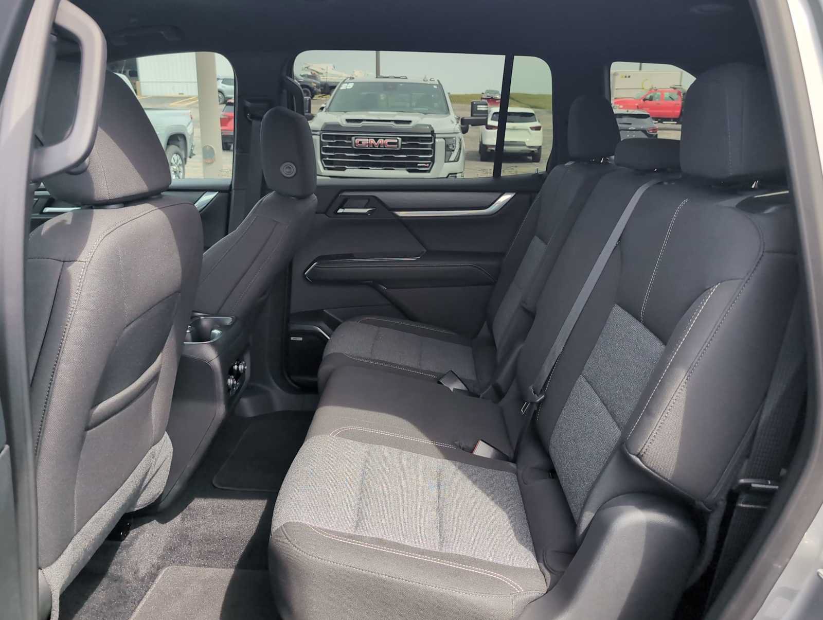 Used 2025 GMC Acadia Elevation FWD image 25