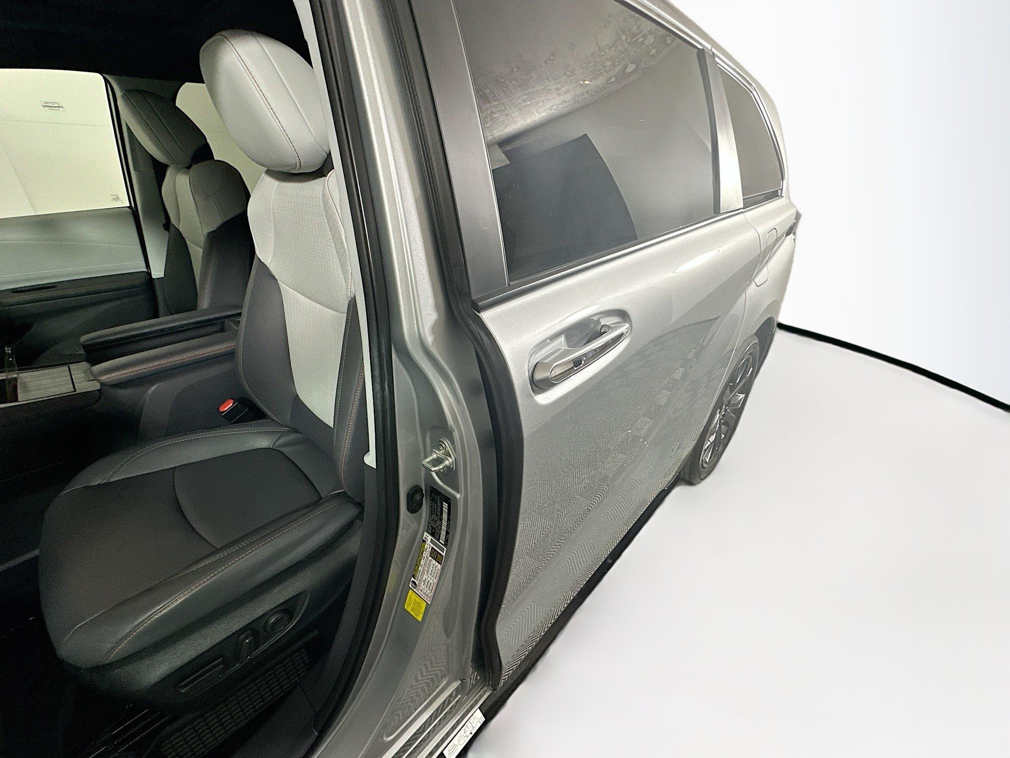Certified 2023 Toyota Sienna XSE w/ XSE Plus Package FWD image 12