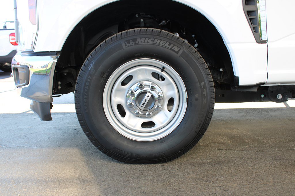 Used 2024 Ford F350 XL w/ 360-Degree Camera Package RWD image 28