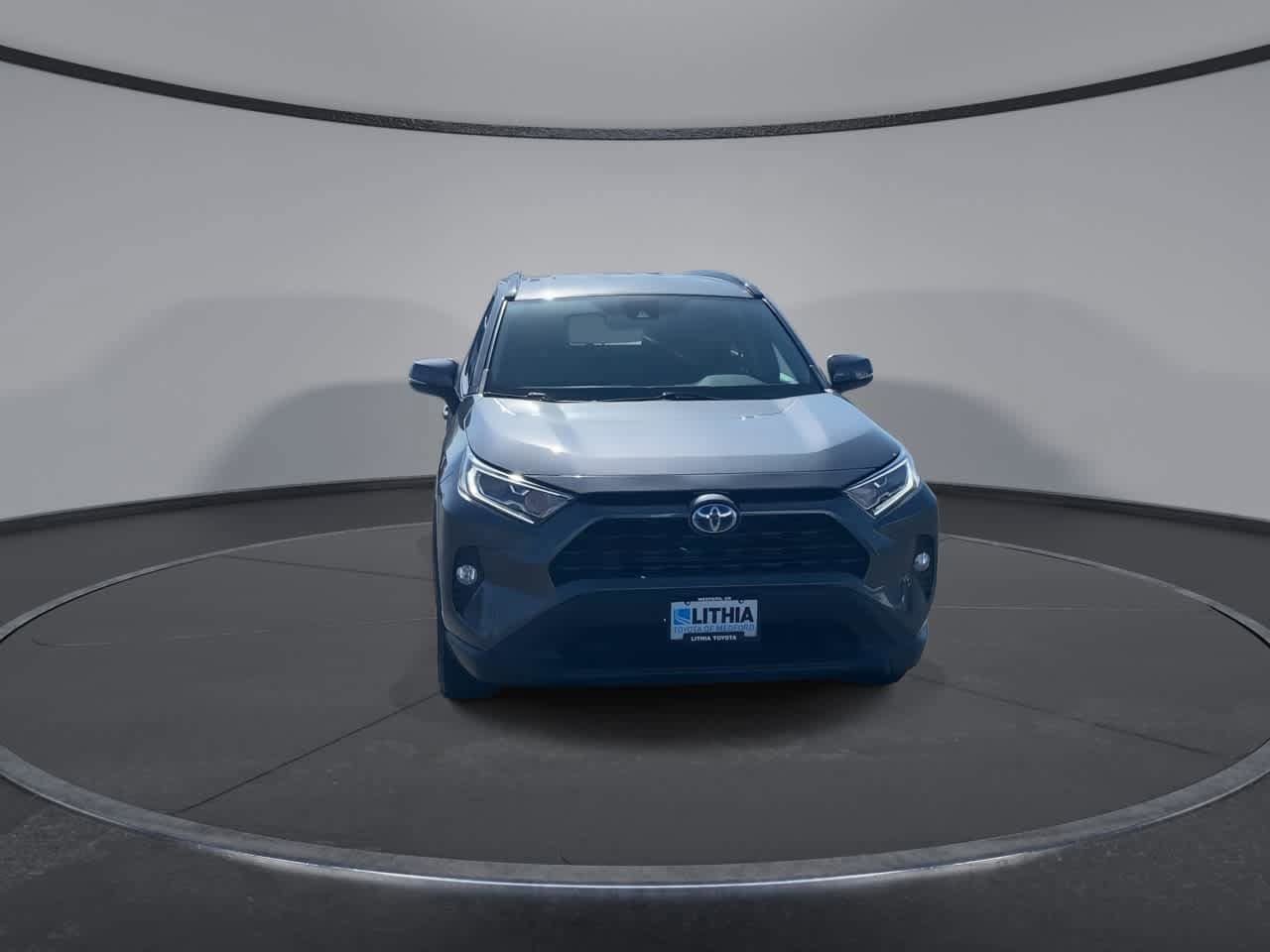 Used 2021 Toyota RAV4 XLE AWD/4WD image 3