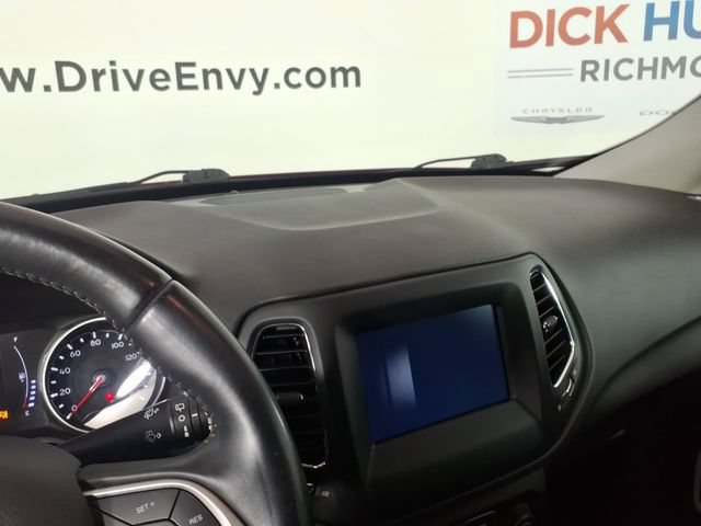 Used 2019 Jeep Compass Latitude FWD image 24