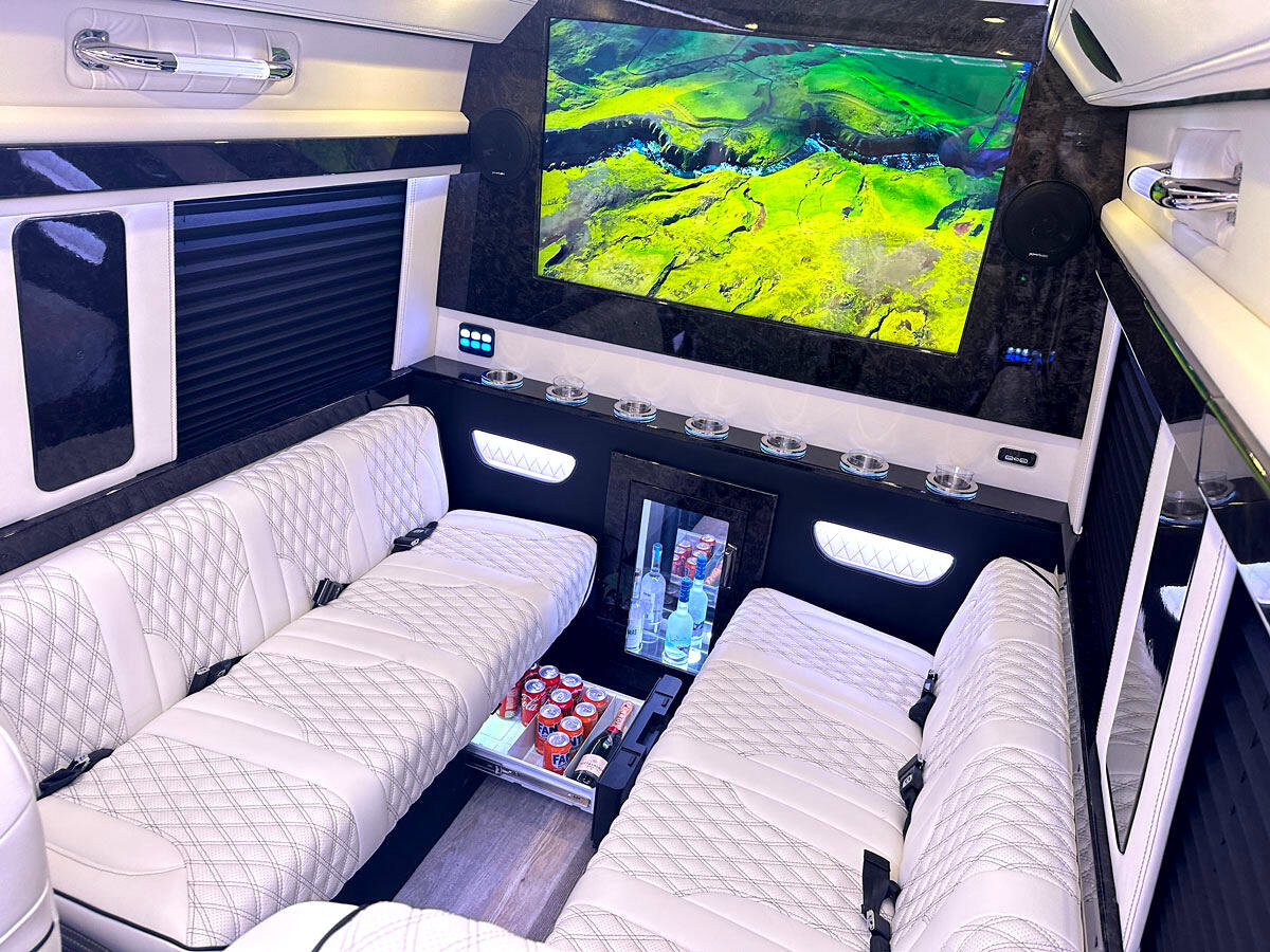 Used 2024 Mercedes-Benz Sprinter 3500 image 31