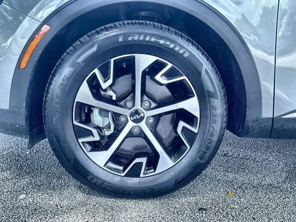 Used 2024 Kia Sportage EX FWD image 11