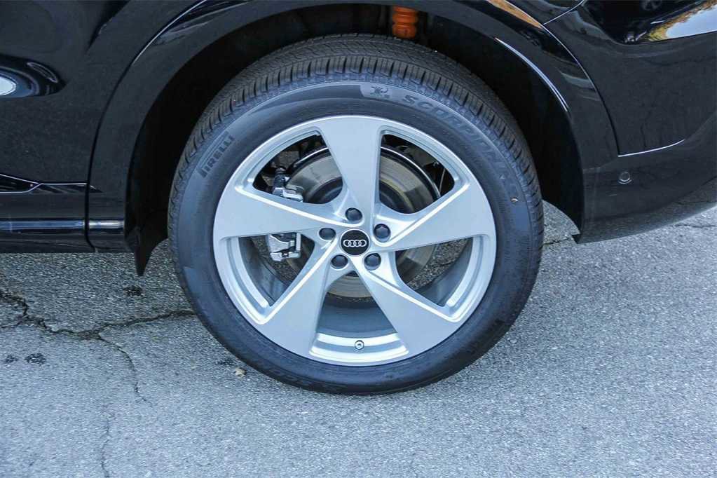 New 2025 Audi Q5 Premium Plus image 10