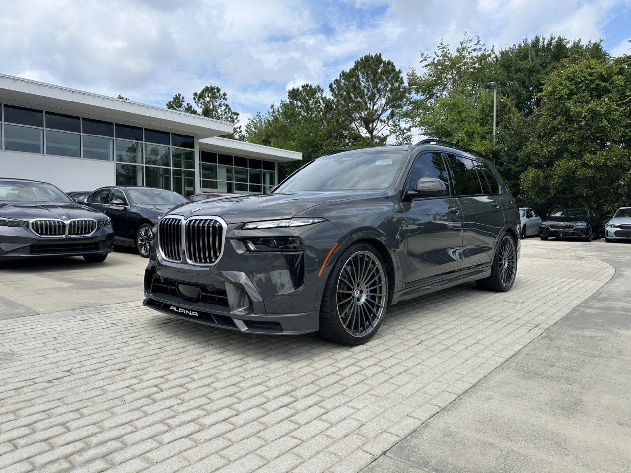 Used 2024 BMW ALPINA XB7 AWD/4WD image 4