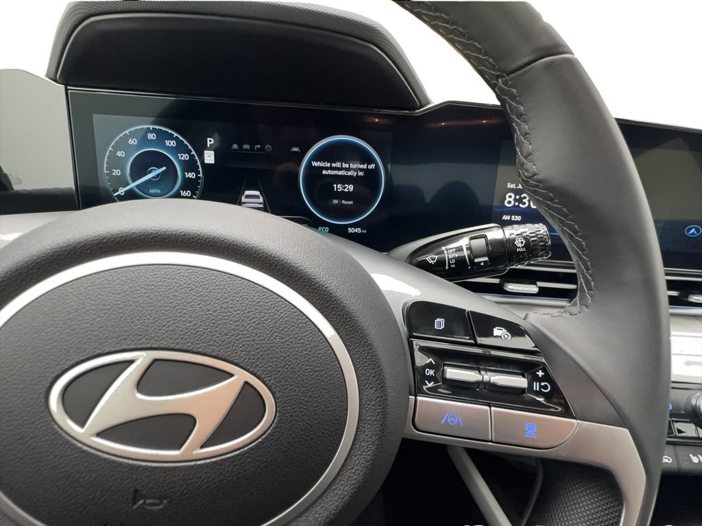 Used 2025 Hyundai Elantra Limited FWD image 24