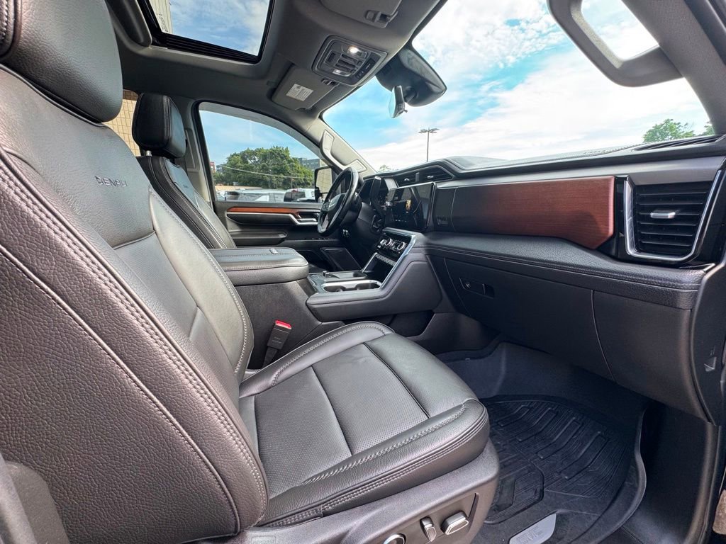Used 2024 GMC Sierra 3500 Denali w/ Denali Reserve Package AWD/4WD image 22