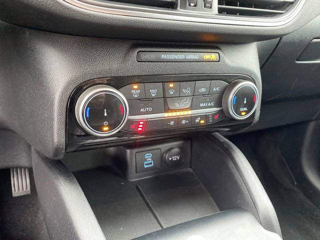Used 2022 Ford Escape Titanium AWD/4WD image 13