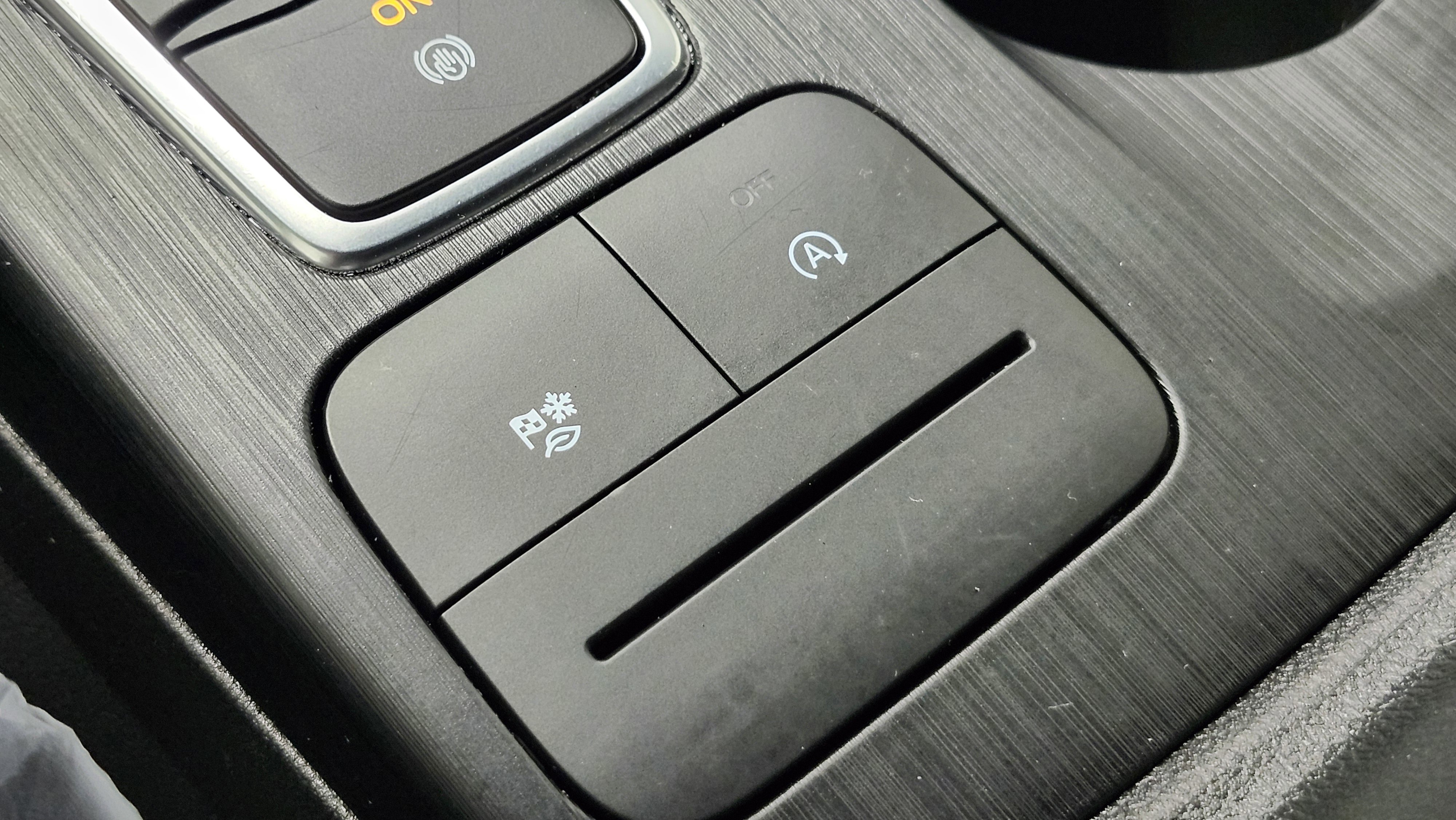 Used 2024 Ford Escape ST-Line w/ Cold Weather Package image 8