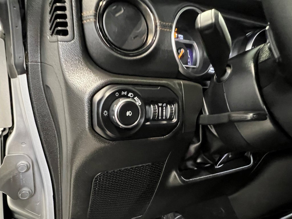 Used 2022 Jeep Wrangler Unlimited Sahara image 32