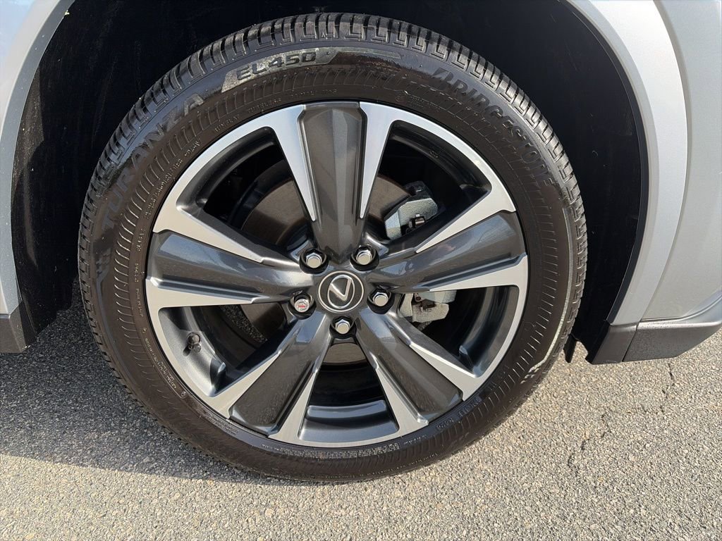 Certified 2025 Lexus UX 300h FWD w/ Accessory Package (Z2) image 18