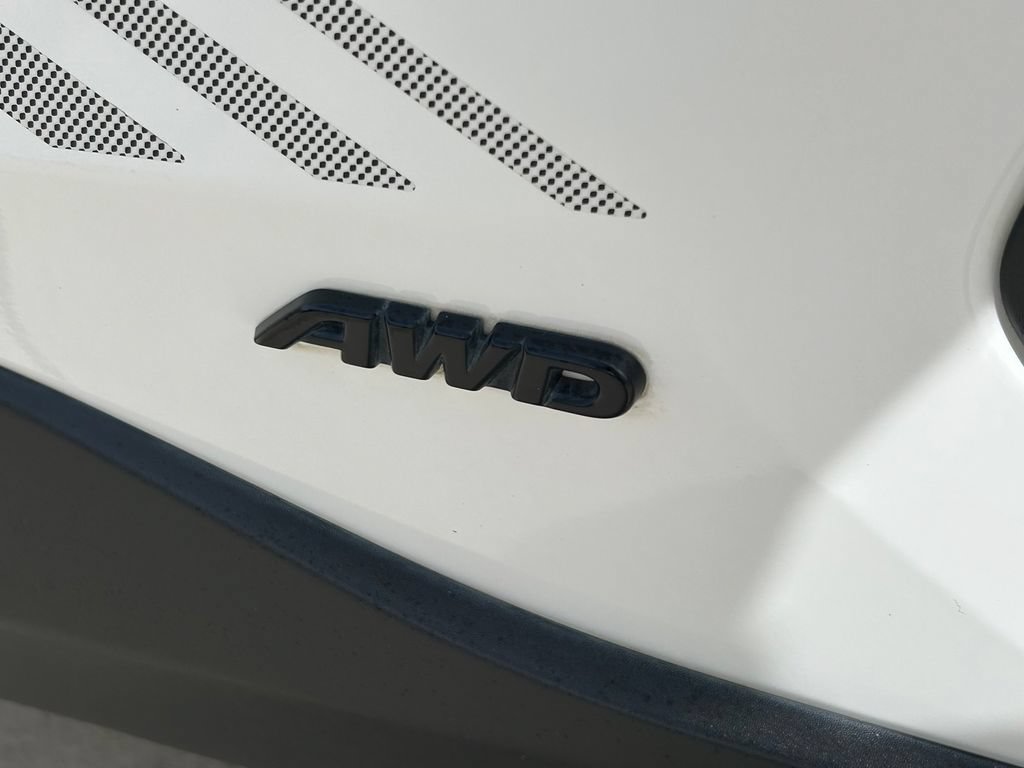 Used 2022 Toyota RAV4 LE AWD/4WD image 15