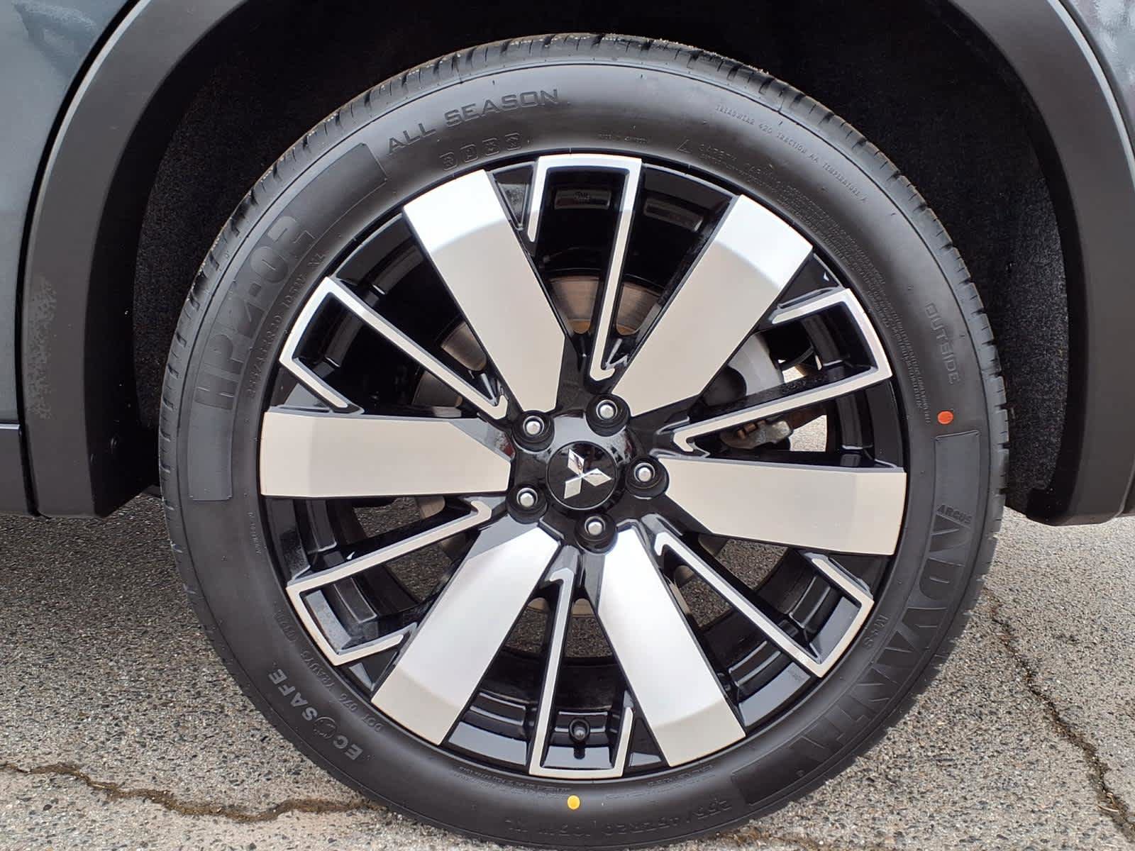 Used 2025 Mitsubishi Outlander SE FWD image 10