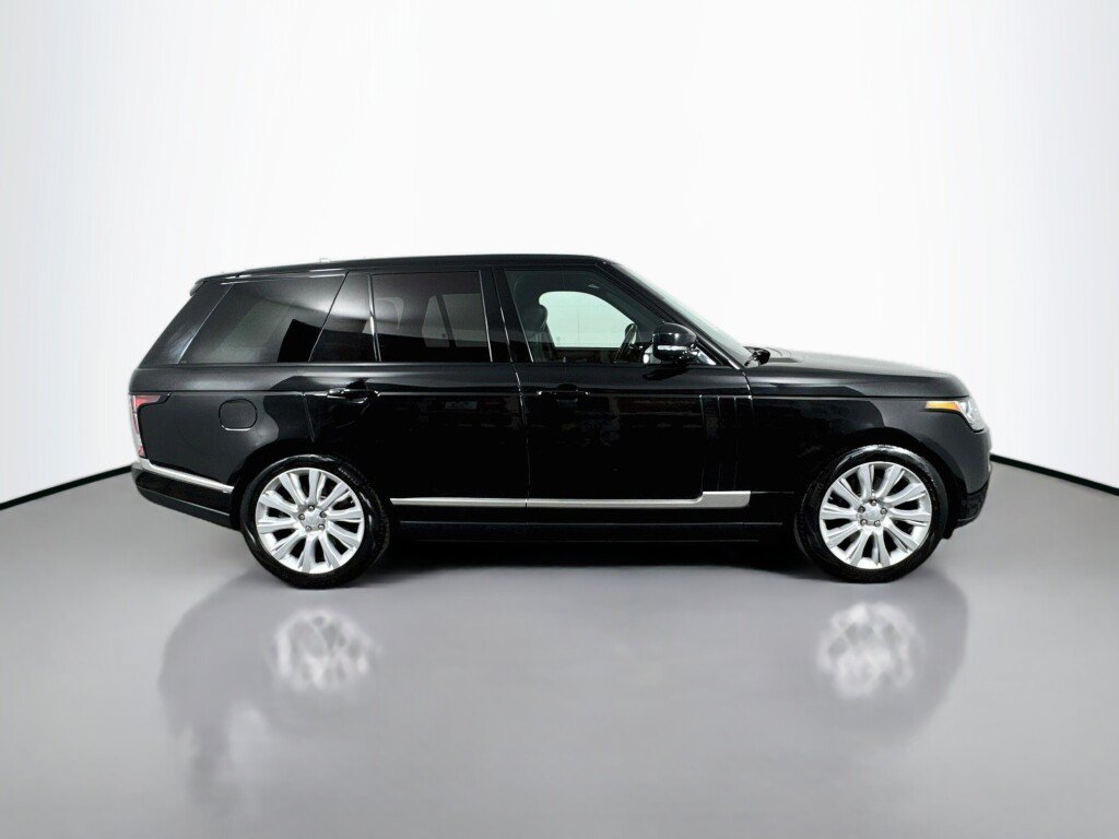 Used 2015 Land Rover Range Rover Supercharged AWD/4WD image 6