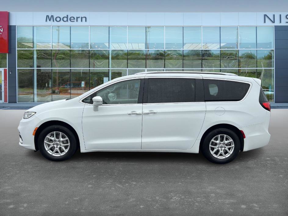 Used 2021 Chrysler Pacifica Touring-L image 8