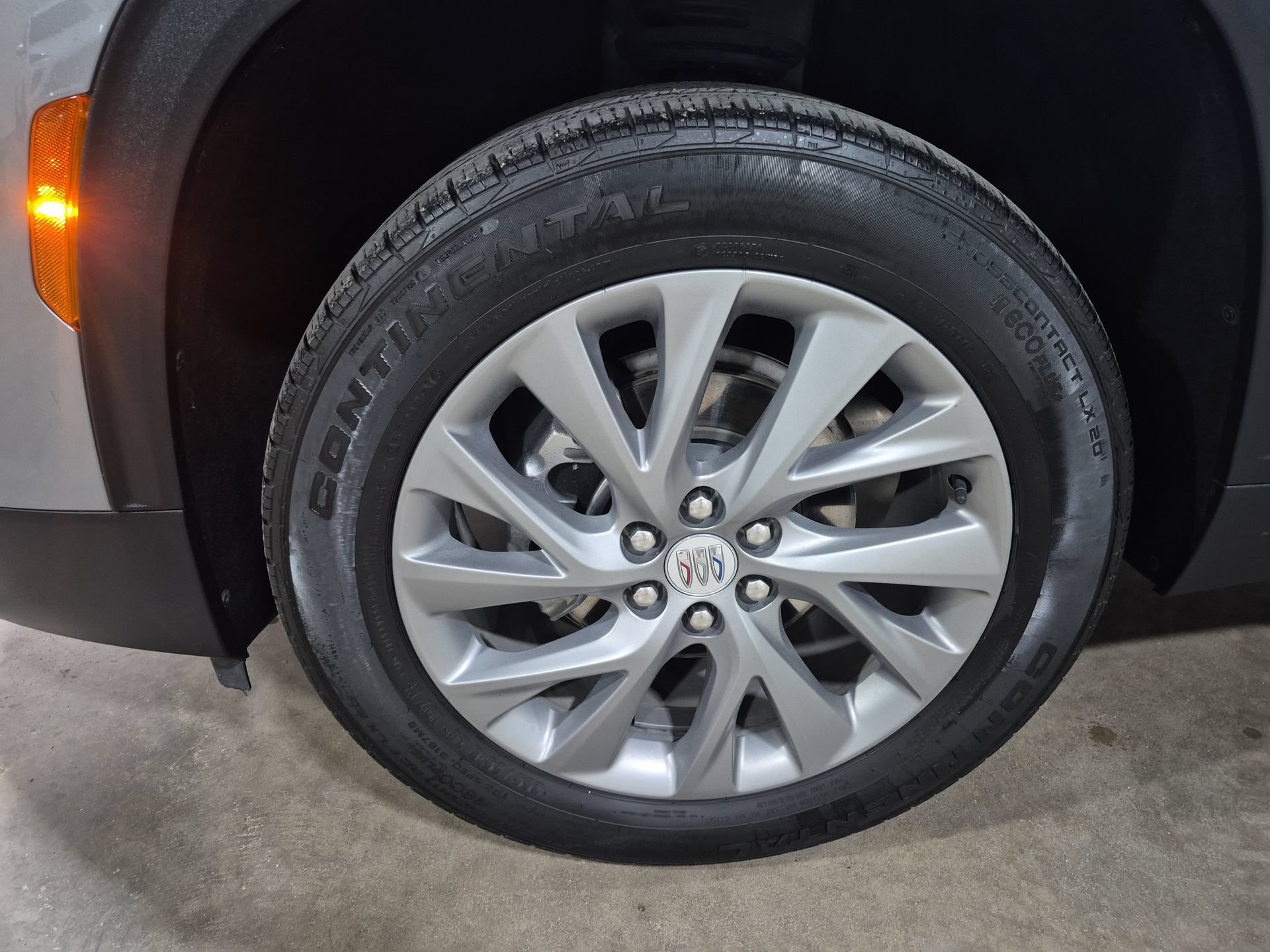 Certified 2025 Buick Enclave Preferred AWD/4WD image 33