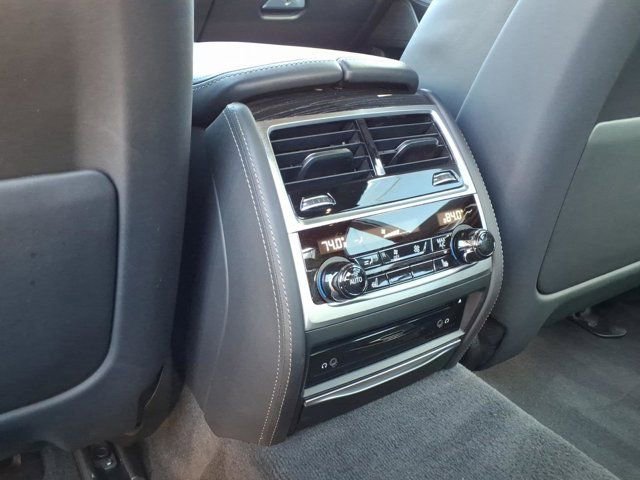 Used 2017 BMW 750i image 19